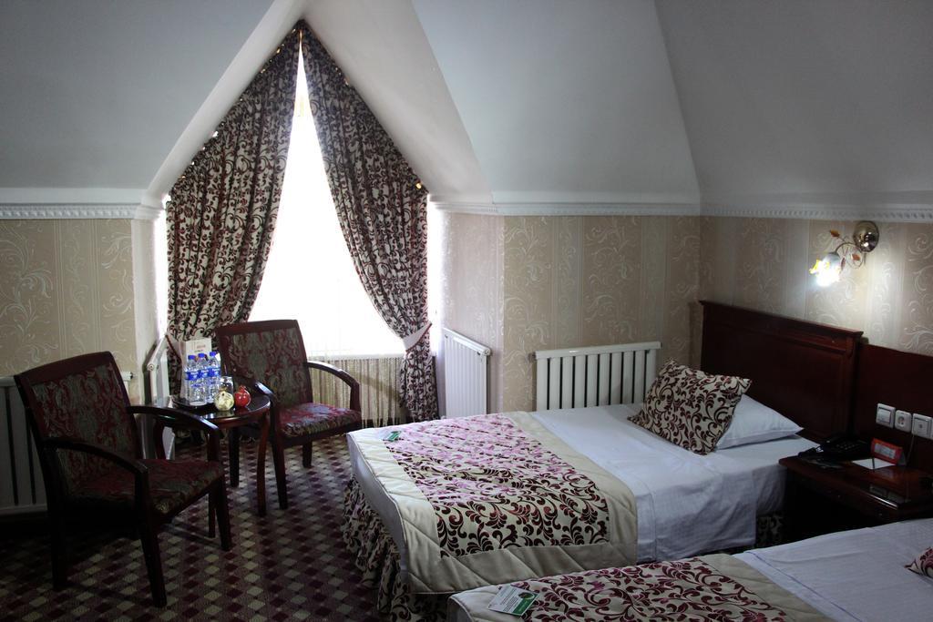 Asia Tashkent Hotel Extérieur photo